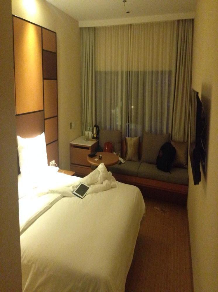เจไอ โฮเทล คุนหมิง เจิ้งอี้ฟ่าง Hotel ภายนอก รูปภาพ